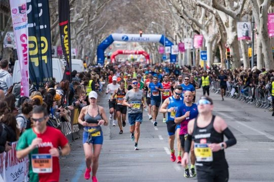 Corredores corriendo en carrera